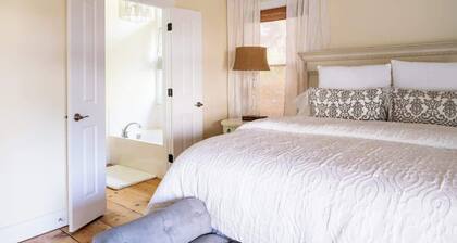 Walk to Henkel Square in RT | Curated & Charming