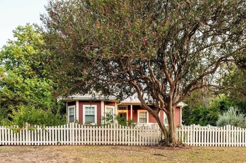 Walk to Henkel Square in RT | Curated & Charming