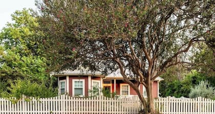 Walk to Henkel Square in RT | Curated & Charming