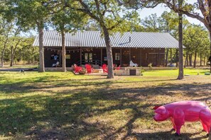 Exterior - Western Lifestyle Meets Summer Dreams | Royale #1 (Carmine)