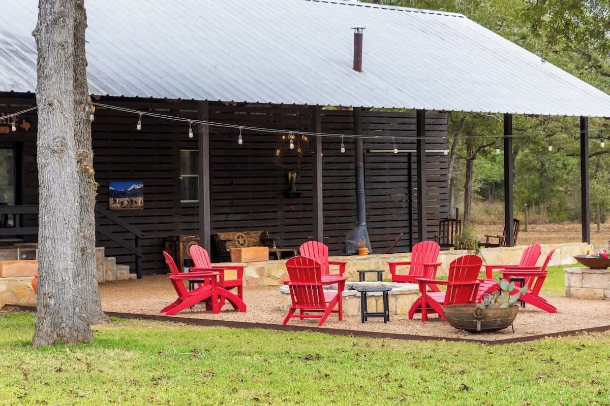 المنطقة المحيطة بالمنشأة