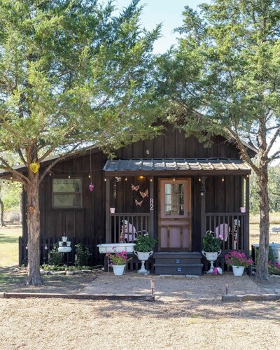 SPRING SHOW AVAILABILITY | Wine, Dine, & Unwind