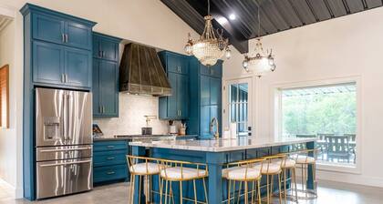 Stay & Play at The Moxie | Country Luxe Barndo