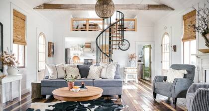 Rustic Charm Meets Modern Flair | The Rusty Clover