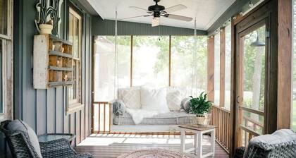 Silo Sweet Stay | Walk to Downtown Fayetteville