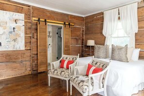 1 slaapkamer, een strijkplank/strijkijzer, gratis wifi, beddengoed