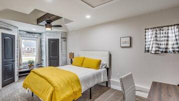 3 bedrooms, desk, iron/ironing board, travel crib