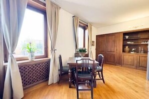 Dining - Casa Giulia (Rome)