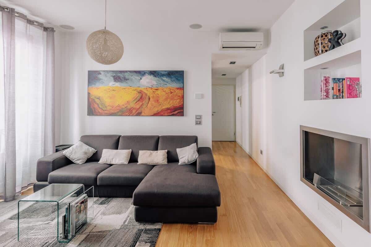 Fernseher, Kamin, Arbeitsbereiche