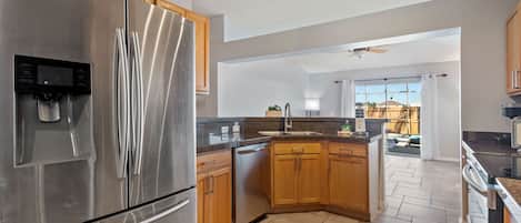 Coffee/tea maker, fridge, microwave, oven