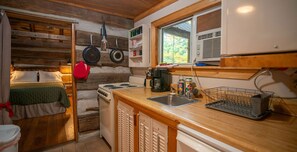 Cabin, 1 giường cỡ queen, bồn tắm thủy lực | Bếp riêng | Tủ lạnh, lò vi sóng 