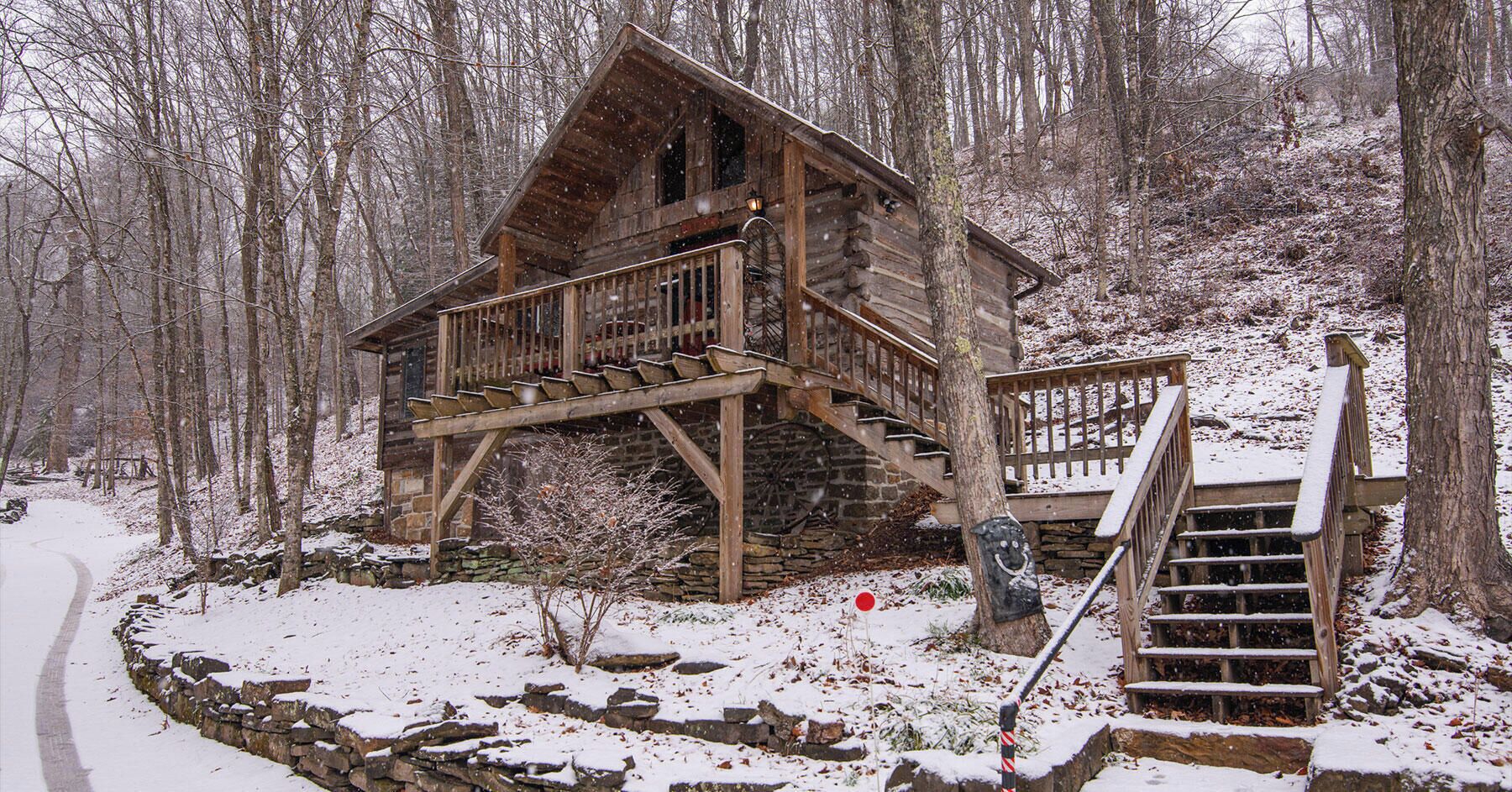 Patton Cabin, 1 Queen Bed, Jetted Tub and Fireplace