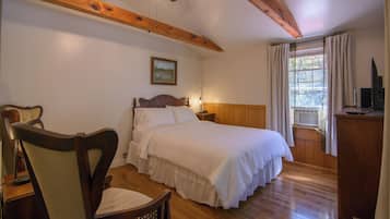 The Inn - Upstairs Queen Room, Refrigerator & Microwave