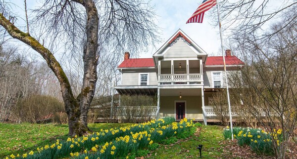 Moore House Inn & Cabins - West Virginia