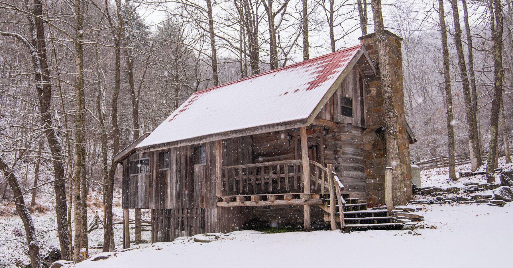 Yank Cabin, 1 Queen Bed, Hot Tub and Fireplace