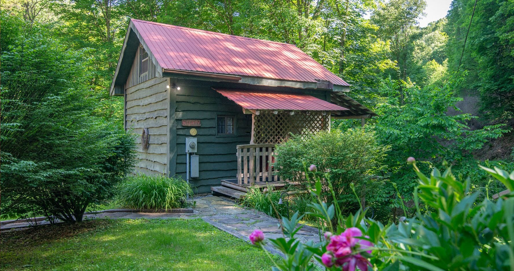 小屋, 1 張加大雙人床和 1 張沙發床 | 免  費無線上網、床單