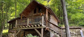 Moore House Inn & Cabins