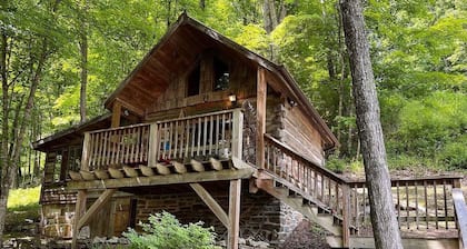 Moore House Inn & Cabins
