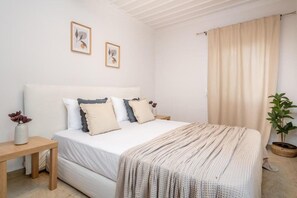 1 slaapkamer, een strijkplank/strijkijzer, gratis wifi, beddengoed