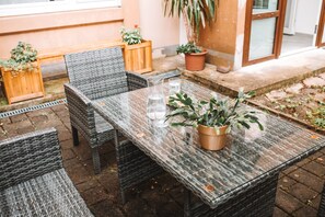 Outdoor dining - Apartment with Atrium Anabela in Tolmin (Tolmin)