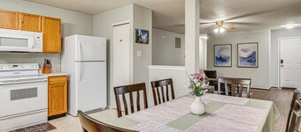9 Mi to Downtown Indianapolis: Quiet Home w/ Yard