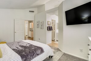 3 chambres, bureau, fer et planche à repasser, accès Internet