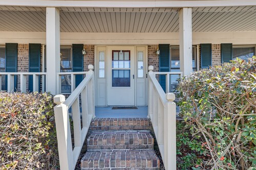 Lovely Decatur Home w/ Yard ~ 6 Mi to Town!