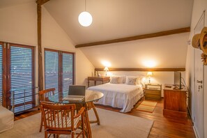 5 soverom, strykejern/-brett, wi-fi (inkludert) og sengetøy