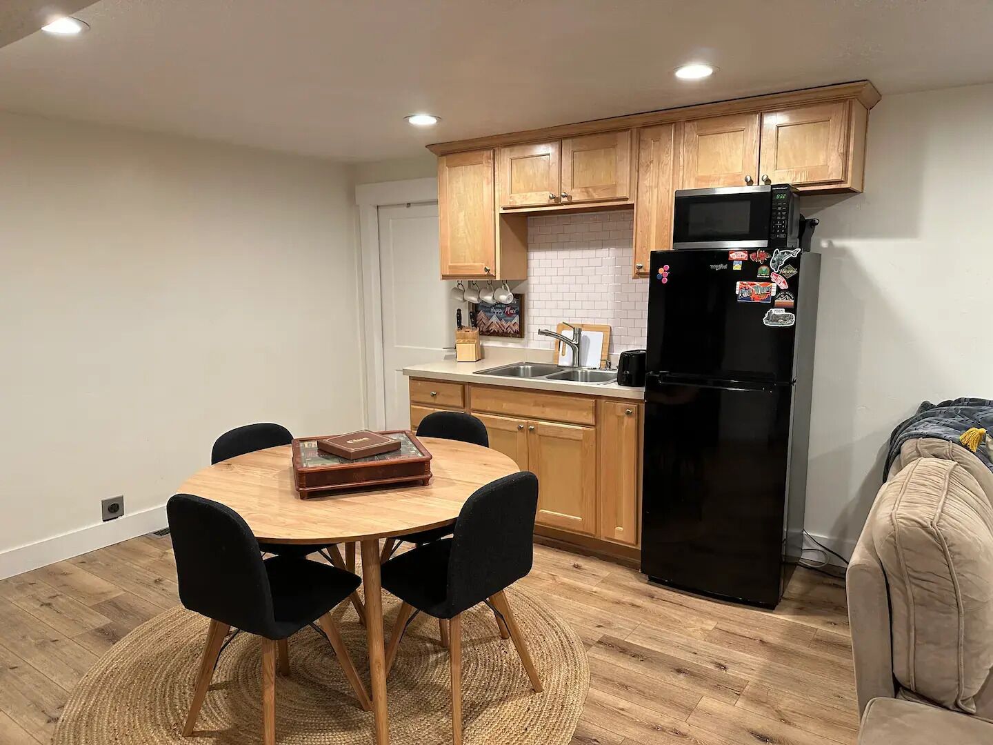 Fridge, microwave, coffee/tea maker, toaster