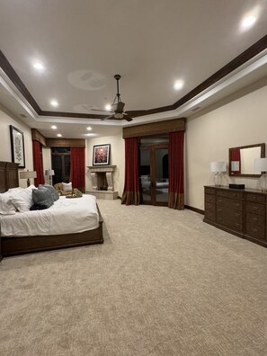 5 bedrooms, desk, iron/ironing board, free WiFi