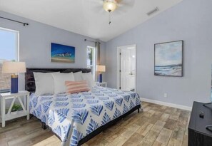 6 bedrooms, iron/ironing board, free WiFi, bed sheets - Luxury Villa-6 Bedroom/3 Bathroom Vacation Home
(Cape Coral)