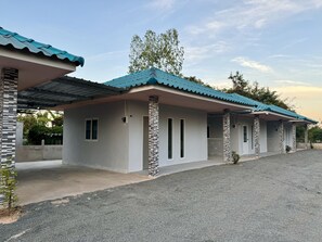 Front of property - Sunshine Rest Resort (Ubon Ratchathani)