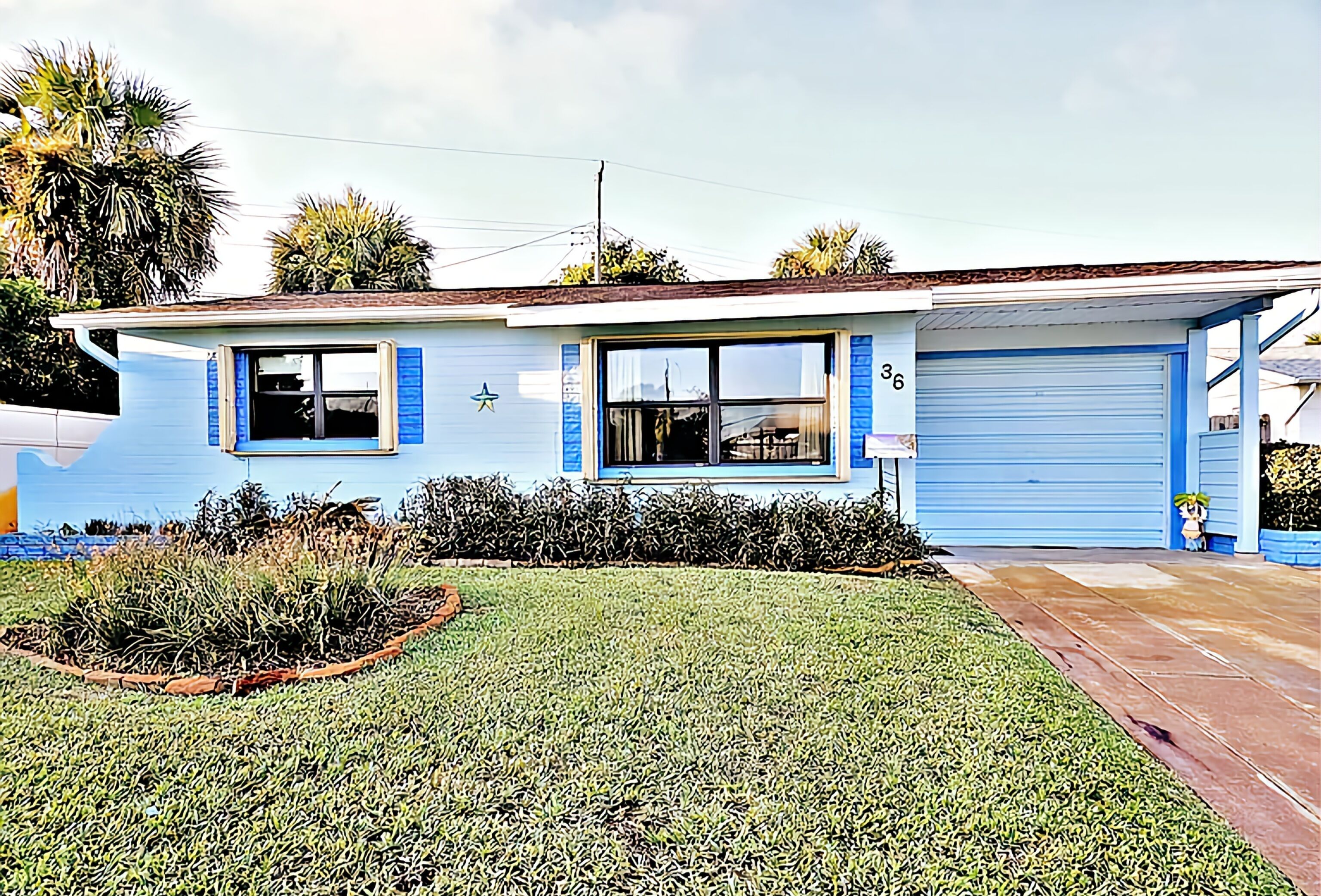 Beach lovers bungalow! 2 bed 2 bath situated on a barrier island in Ormond 