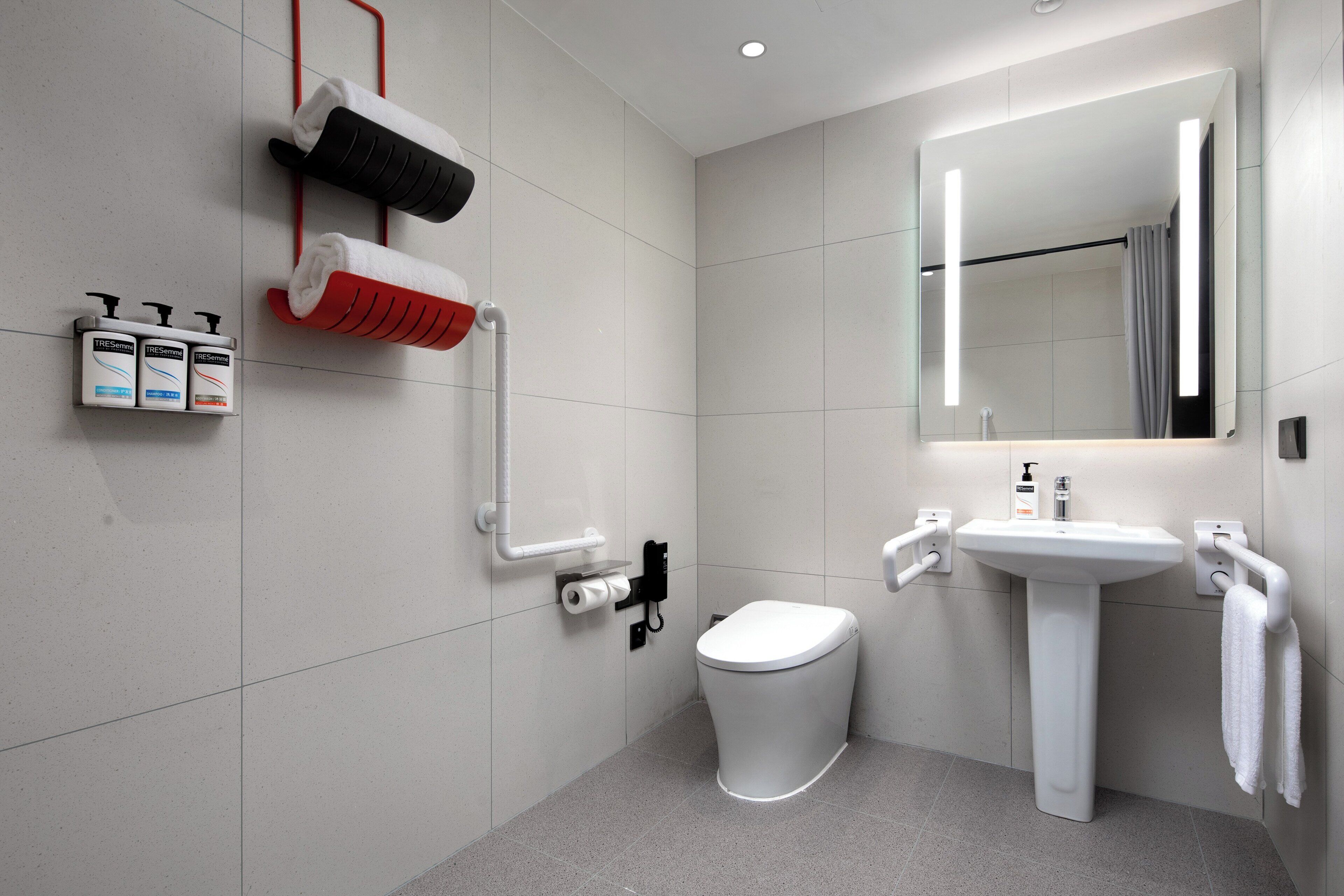Photo - Holiday Inn Express Shanghai Gumei by IHG