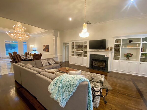 TV connectée, cheminée