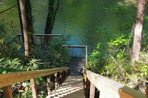 Property grounds - Boho Mountain Escape - Mountain Views/River Front/Hot Tub! (Dahlonega)