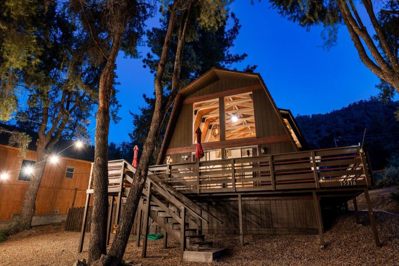 Focus on Love-Charming Loft Cabin in Pine Mt. Club