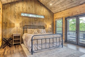 3 soverom, strykejern/-brett, reiseseng for barn og wi-fi