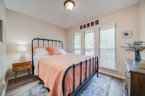 3 多间卧室、熨斗/熨衣板、旅行婴儿床、WiFi