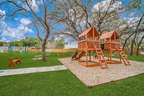 Children’s area - Charming Retreat in San Antonio (San Antonio)