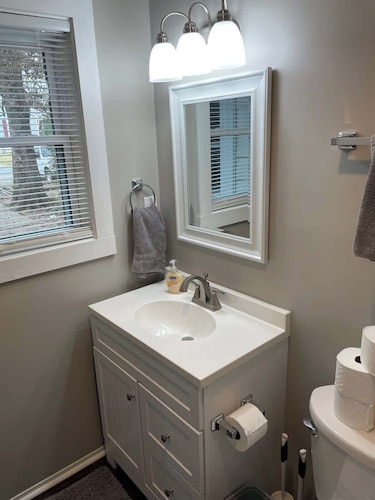Modern 1BR Duplex in Hillcrest, Little Rock