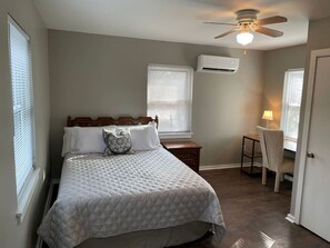 1 bedroom, desk, WiFi, bed sheets