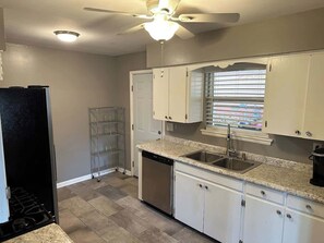Fridge, microwave, oven, stovetop - Renovated 3BR House in Little Rock (Little Rock)