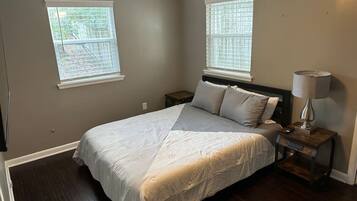 3 habitaciones, escritorio, wifi y ropa de cama