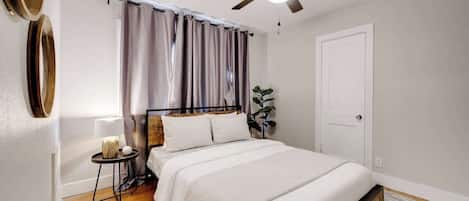 3 habitaciones, tabla de planchar con plancha, wifi y ropa de cama