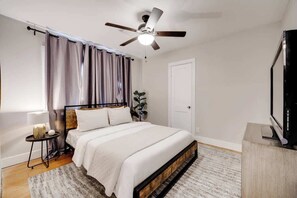 3 chambres, fer et planche à repasser, Wi-Fi, draps fournis