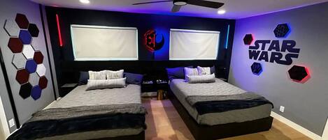 3 chambres, coffres-forts dans les chambres, fer et planche à repasser