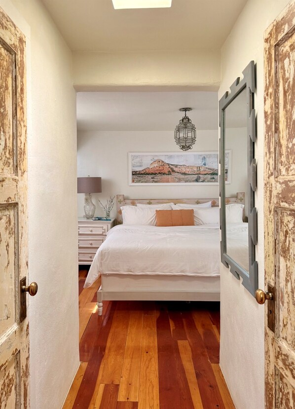 2 habitaciones, tabla de planchar con plancha, cuna de viaje y wifi