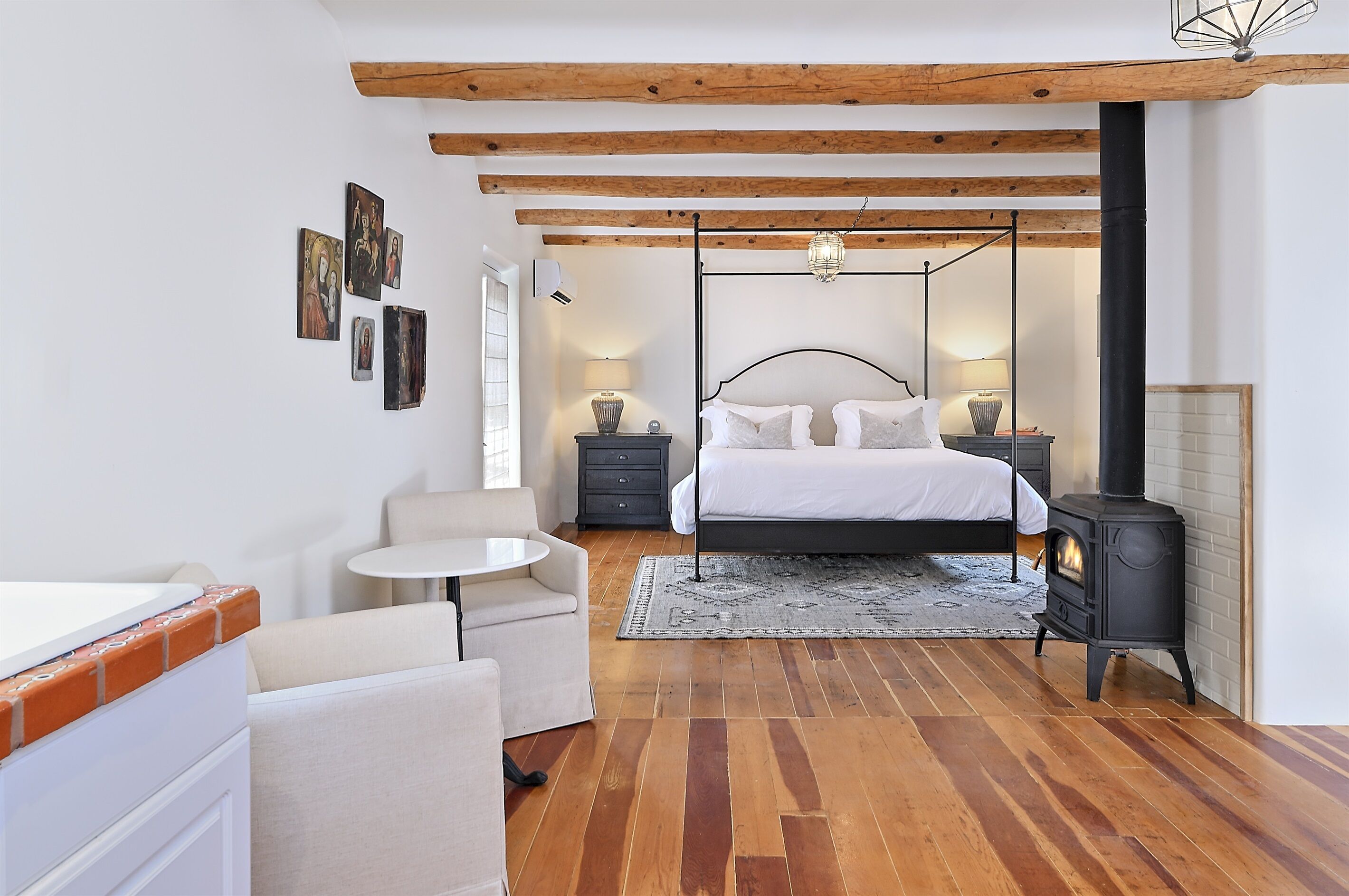 3 slaapkamers, een strijkplank/strijkijzer, reisbedje, wifi