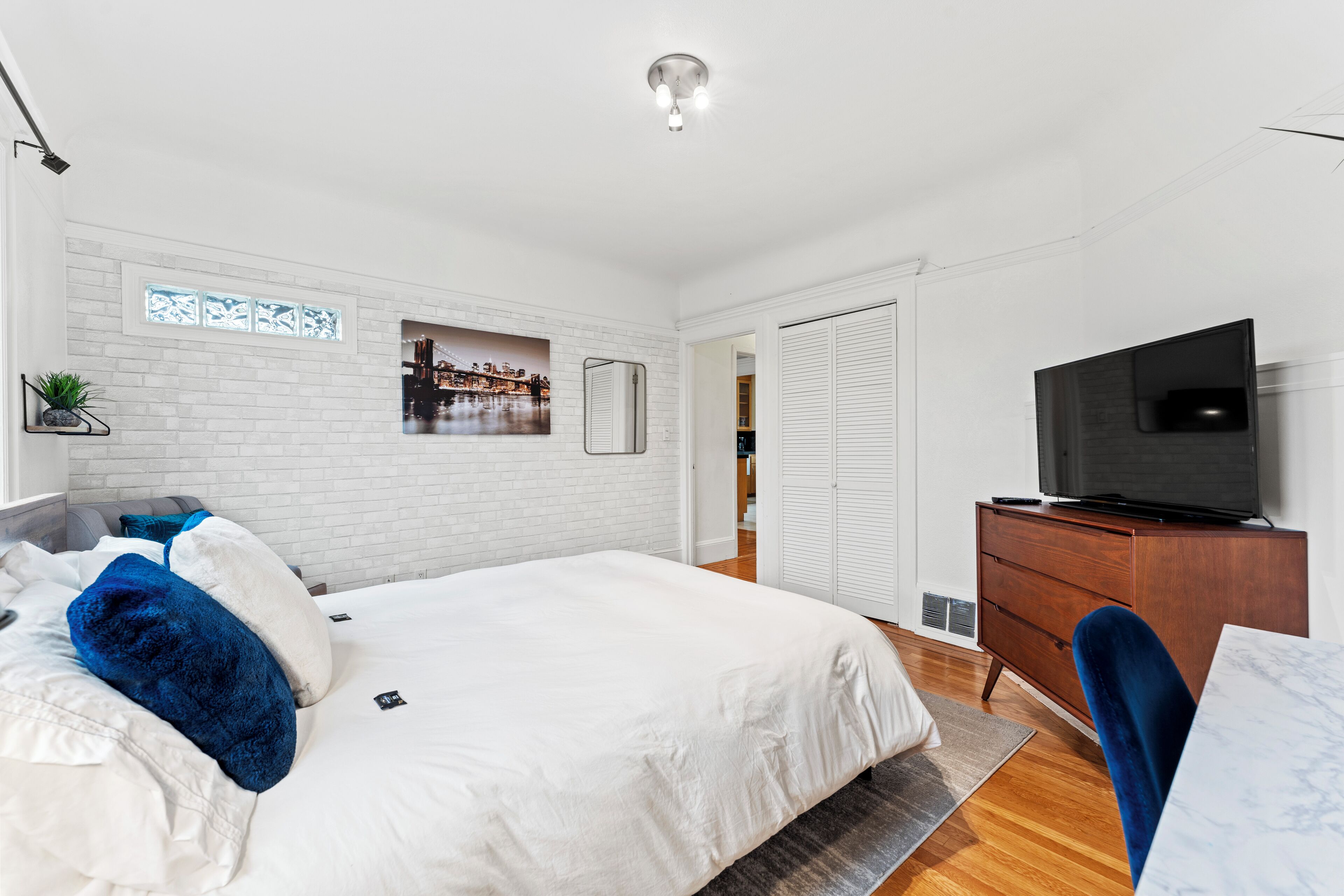 1 bedroom, desk, iron/ironing board, free WiFi